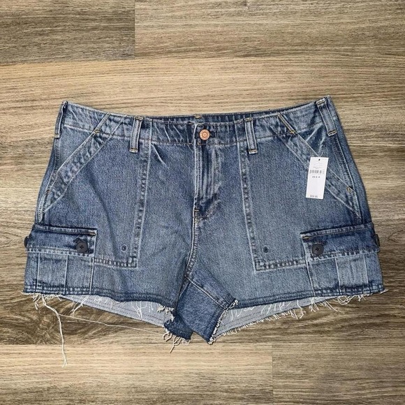 GAP Pants - NWT Gap Low Rise Cargo‎ Denim Shorts Womens 29 Y2K Blue 8R Festival